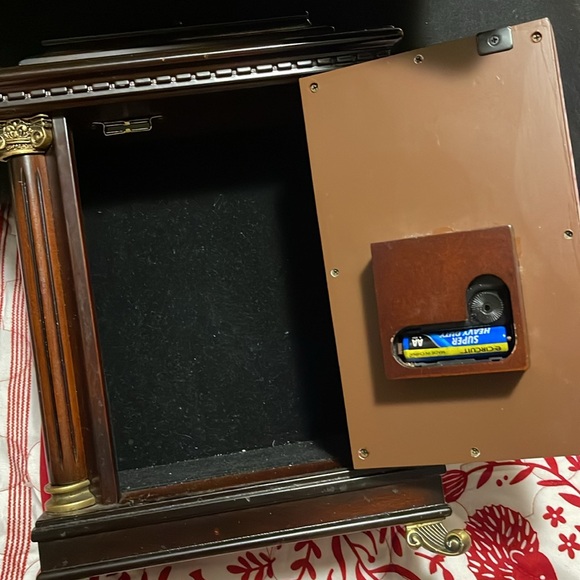 Bombay Mantle Clock - Picture 4 of 4